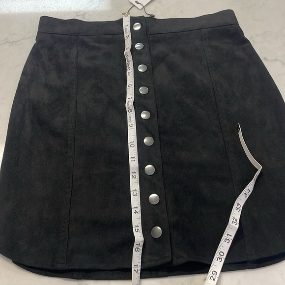 NWT BB Dakota Black Faux Suede Mini Skirt Size 4 - Picture 7 of 7